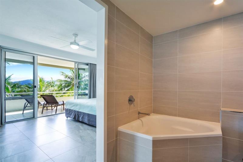 Poinciana - 3 Bedroom - On By Hiha Apartment *